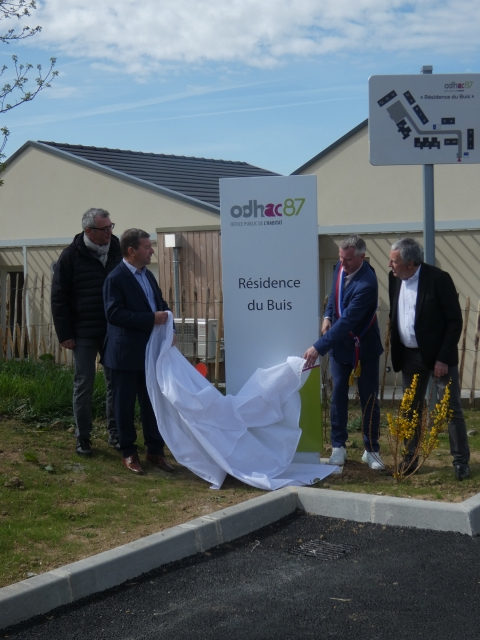 Inauguration de 20 pavillons à Boisseuil